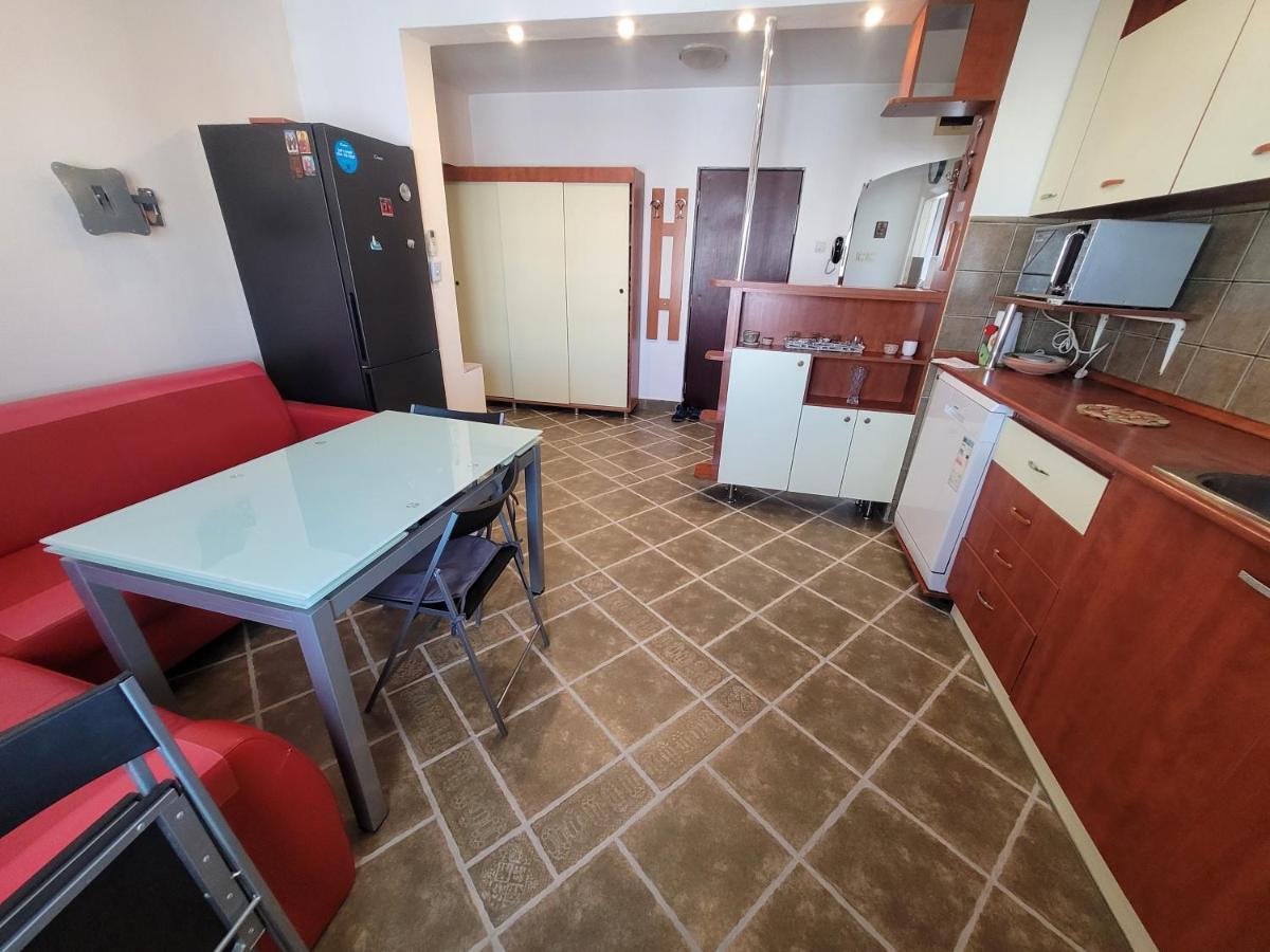 Quiet, Relaxing, Family Friendly Apartment Bucharest Exterior photo